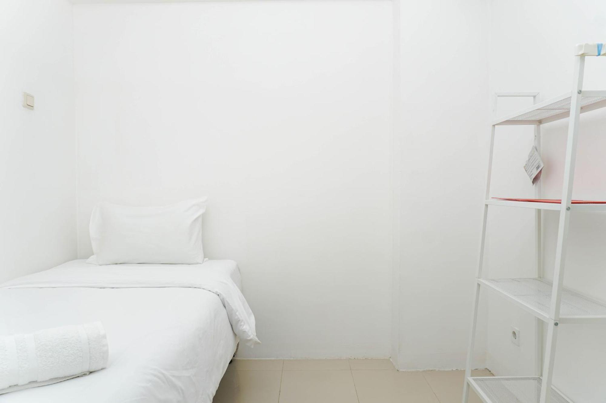 Comfy And Furnished 2br Bassura Near Mall By Travelio Apartemen *